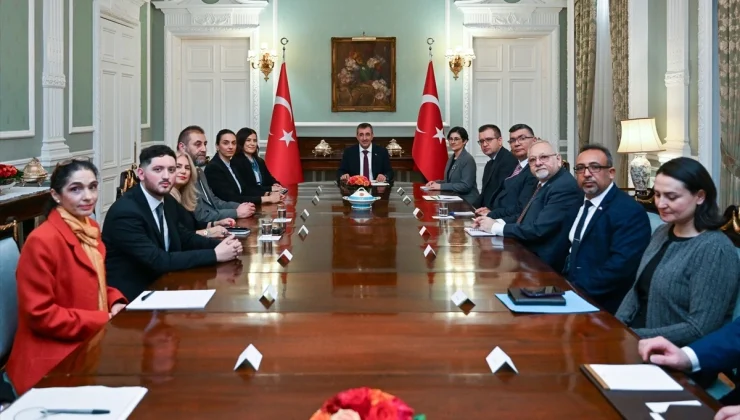 Cumhurbaşkanı Yardımcısı Cevdet Yılmaz, İngiltere’de Türk iş dünyası ve Kıbrıslı Türk toplum temsilcileriyle buluştu