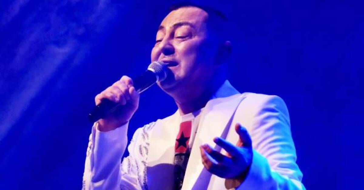 Serdar Ortaç, ev hapsi sonrası ilk konserini verdi