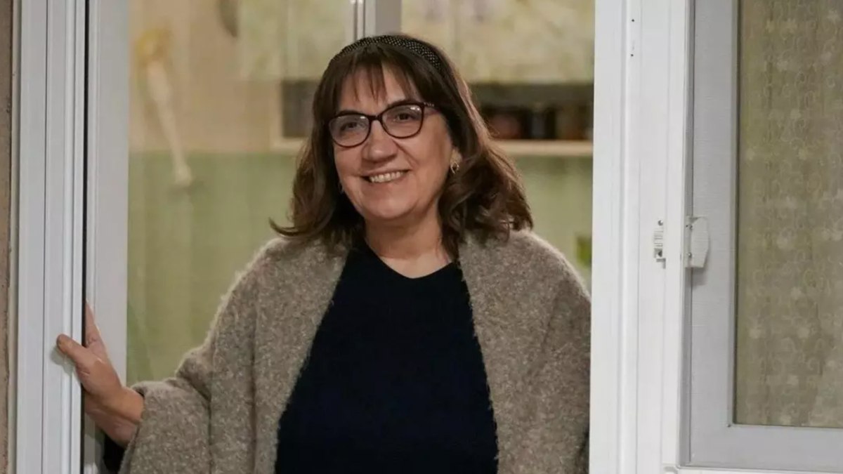Füsun Demirel isyan etti: “Oğlum uçakta yediği yemekle zehirlendi”