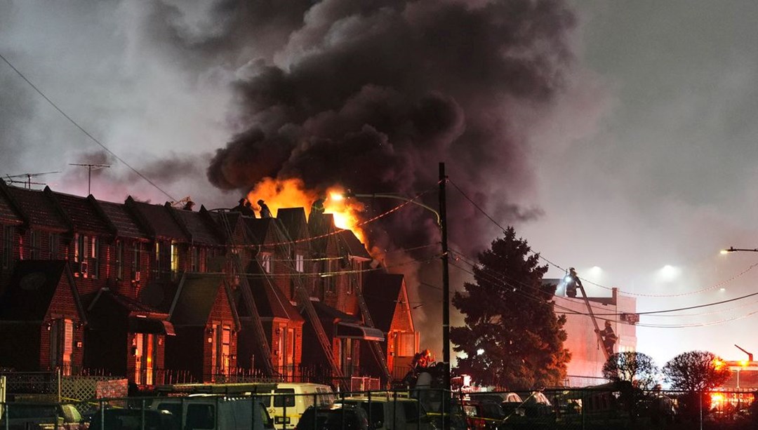 ABD’de bir uçak kazası daha: Evlerin üzerine düştü, 6 kişi hayatını kaybetti