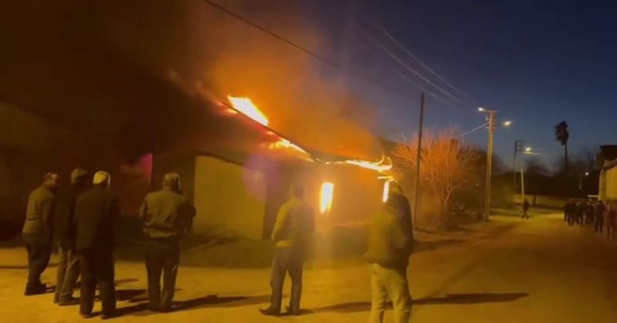 Adana’da çıkan yangın 2 evi küle çevirdi